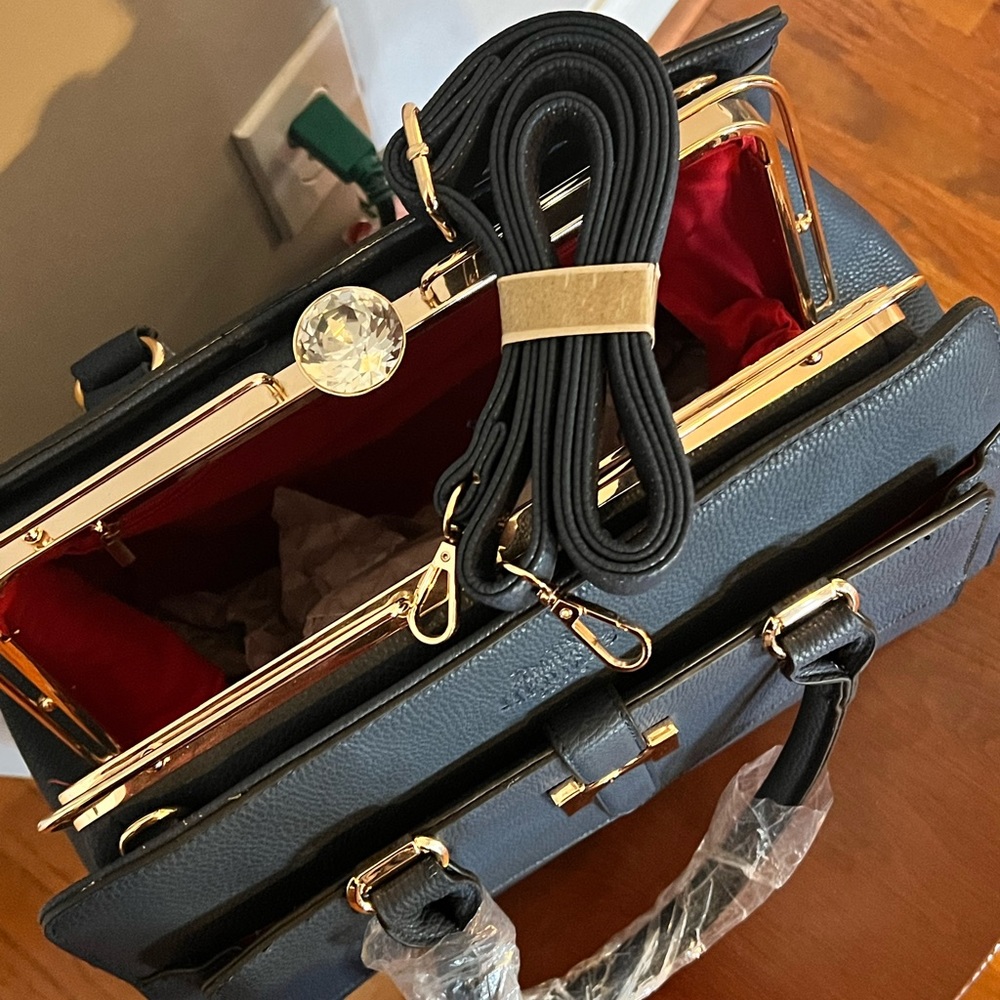 Handbag - Picture 4 of 6